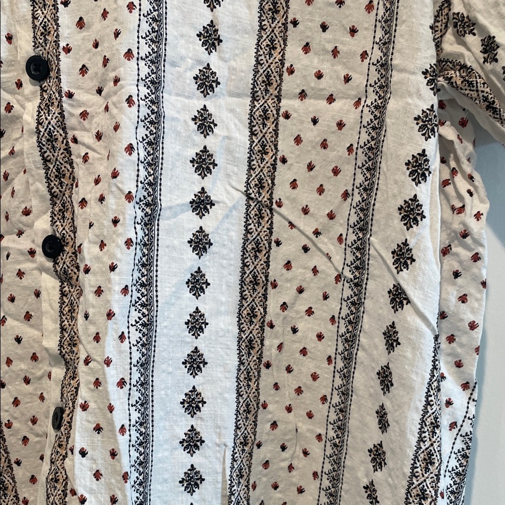 Stylish Men's White and Black Patterned Shirt - Picture 3 of 4
